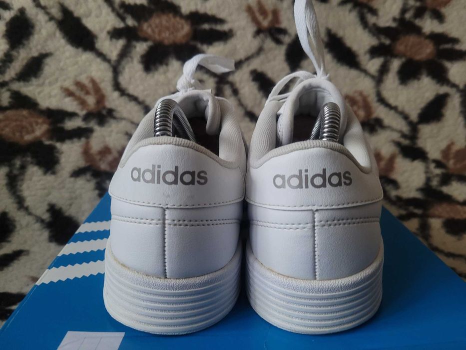 Super skórzane sneakersy Adidas Court Bold r.40 2/3