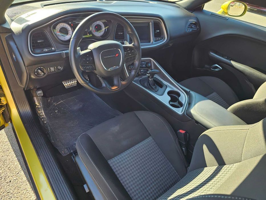 Dodge Challenger      2020