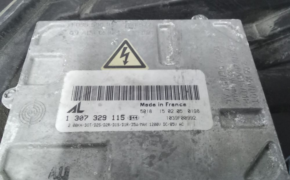 FAROL XENON ESQUERDO AUDI A4 (8EC, B7) REF: 0301219271