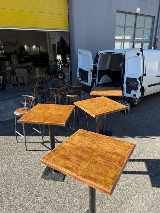 4 Mesas pe alto e 12 cadeiras altas