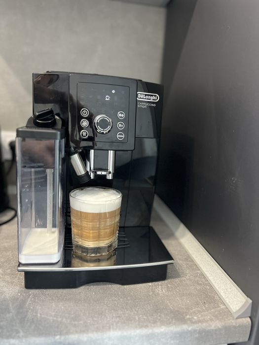 Кавомашина кавоваркаDelonghi Cappuccino Smart  ECAM 23.450.B кавоварка