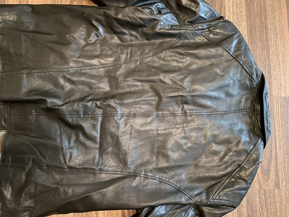 Кожана чоловіча куртка