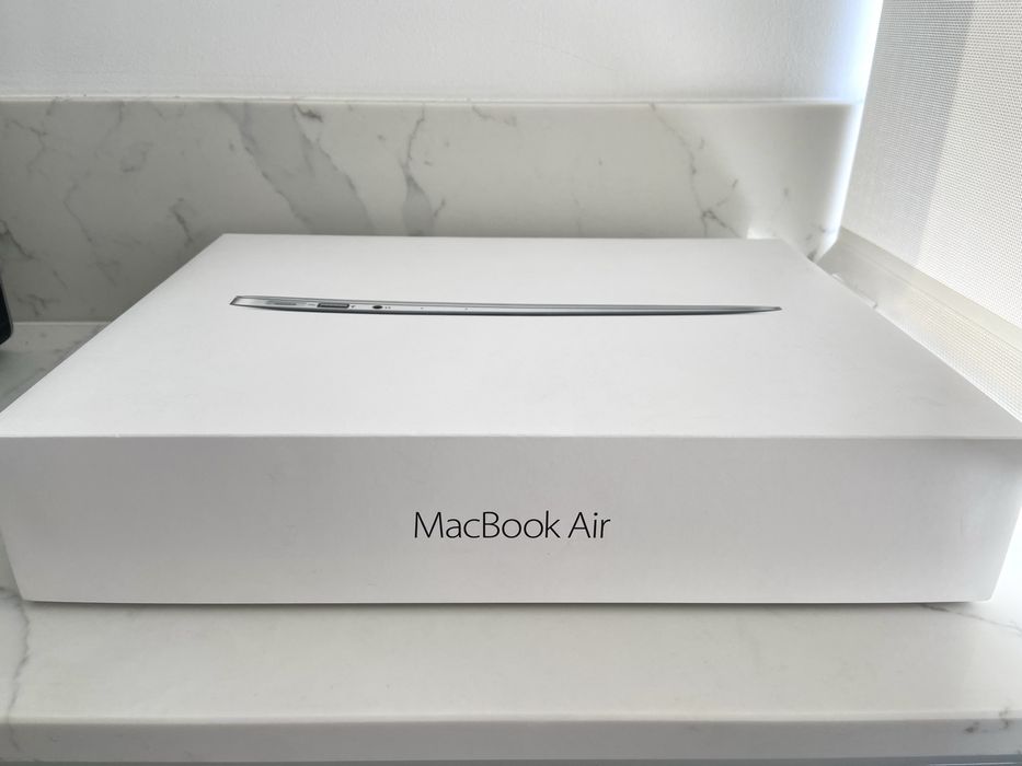 Macbook Air 2014 13” Intel i7 8 GB RAM