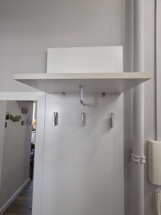 Garderoby do przedpokoju z lustrem