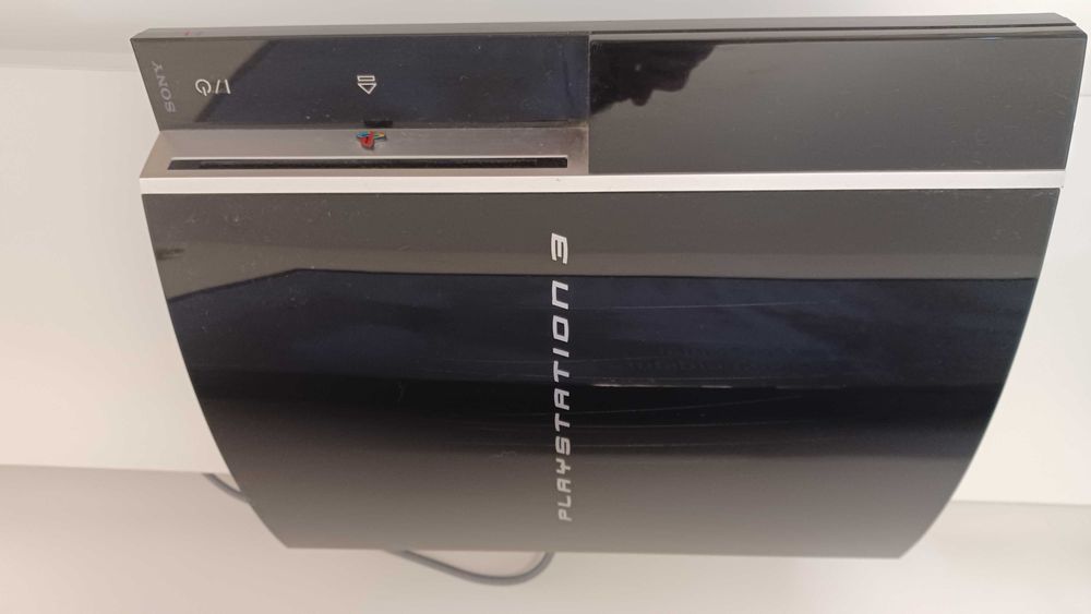 PS3 fat com oculos 3D, filmes, jogos desporto, singstar, buzz