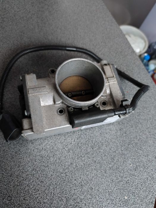 Przepustnica Volvo 2.4 benzyna S80,V70