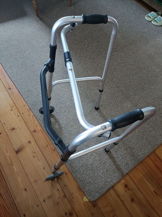 Chodzik balkonik rehabilitacyjny