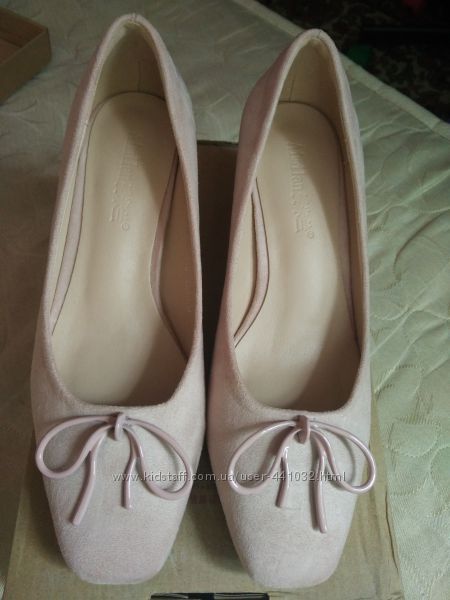 Нові фірмові туфлі