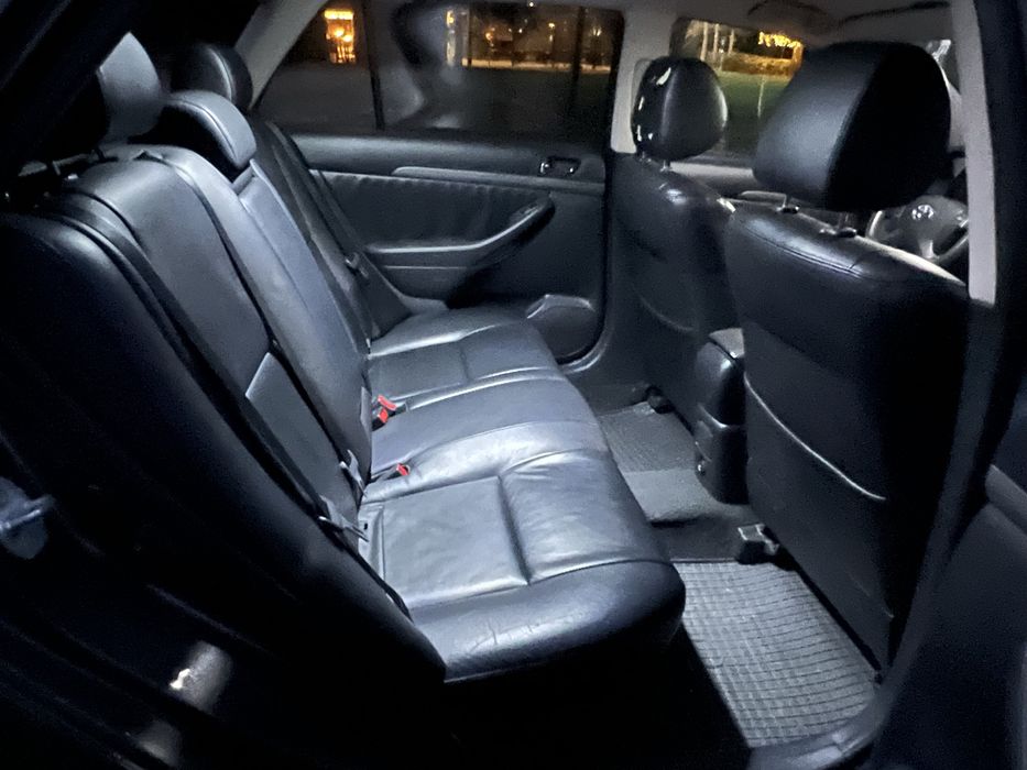 Toyota Avensis SW 2.2D-4D 150 cv Nacional