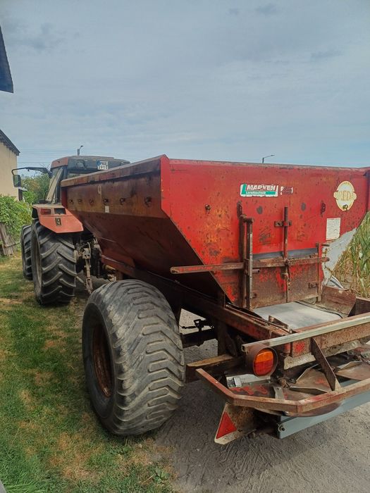 Rozsiewacz wapna bredal b52A rcw