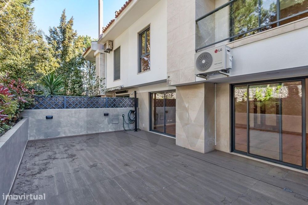 T4 Detached House for Rent with Garage for 4 Vehicles in Oeiras Golf