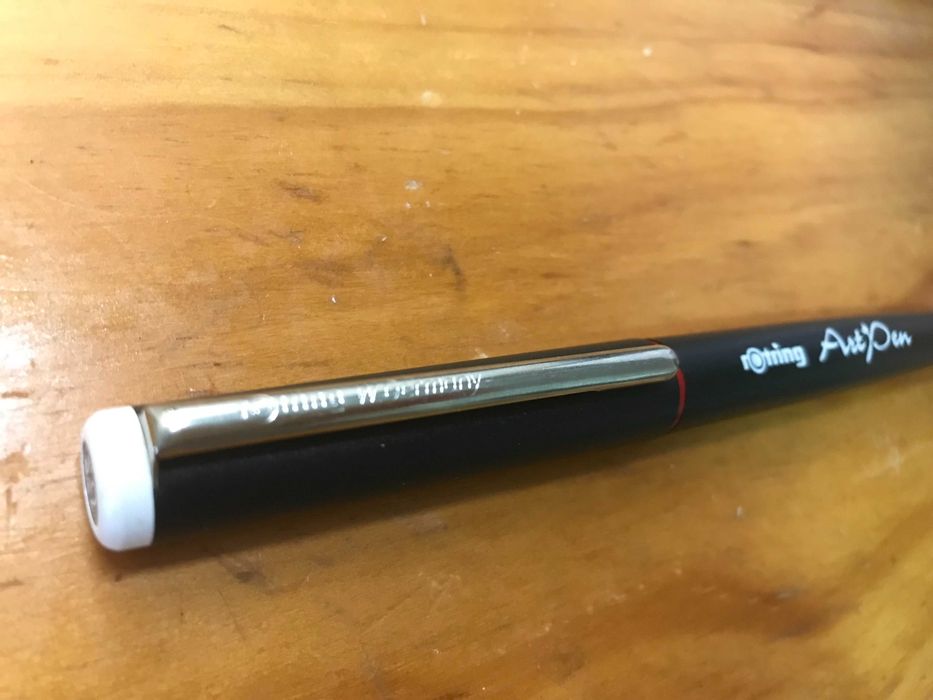 Caneta tinta permanente Rotring Artpen preta 1.1