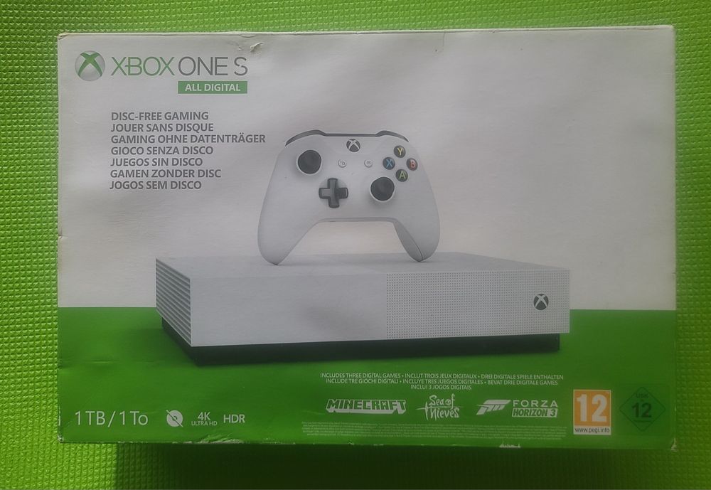 Xbox One S All Digital 1TB приставка