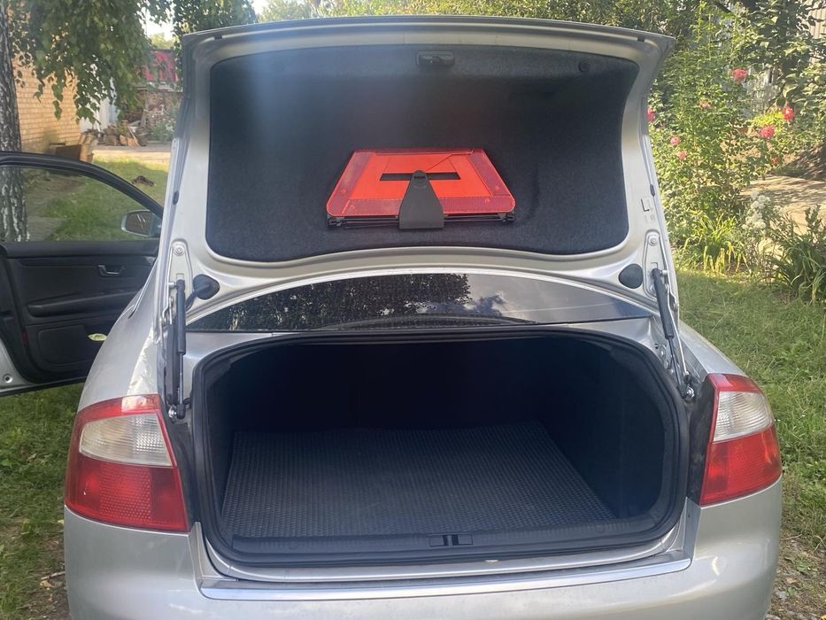 Продам  AUDI A4 B6