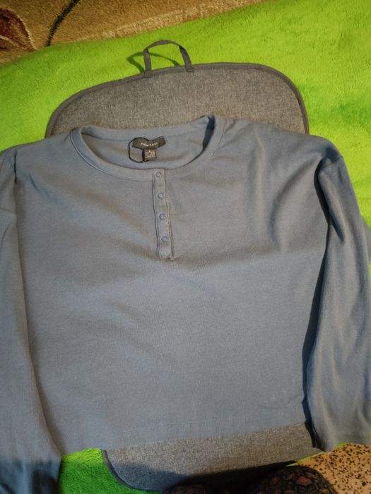 Футболка з довгим рукавом Primark.