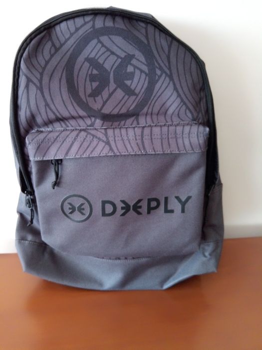 Mochila nova nunca usada.(ótimo preço)