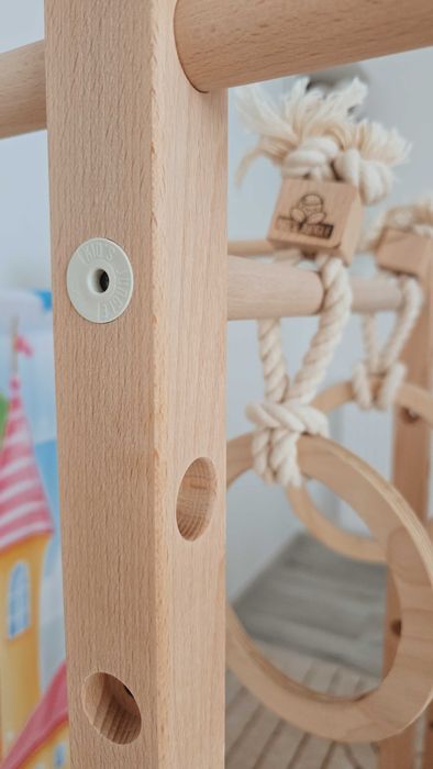 Domowy plac zabaw Montessori wspinaczka