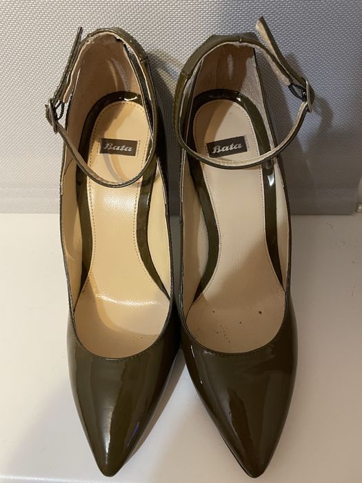 туфлі лодочки.