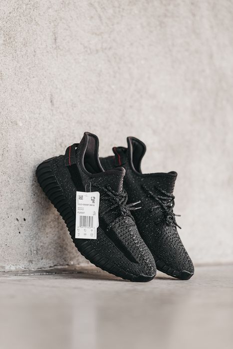 Найзручніші кросівки Adidas Yeezy Boost 350 Black Full Reflective