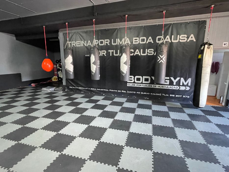 Pavimentos robustos para ginásios