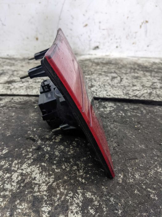 Seat Toledo I Lampa Prawa Tylna Prawy Tył PT W Klapę