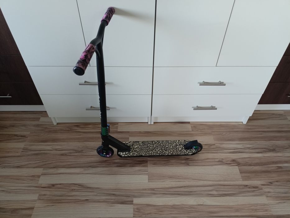 Hulajnoga wyczynowa lionelo whizz neo