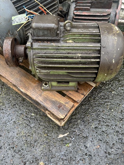 Продам електродвигуни 15кВт, 7,5 кВт, 5,5 кВт