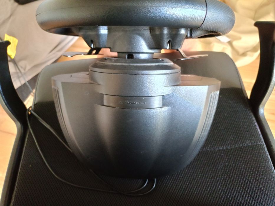 Kierownica Thrustmaster force feedback + pedały