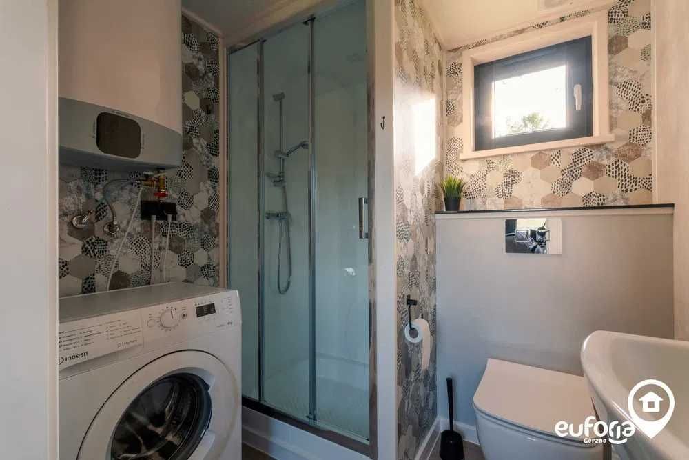 Domek na wynajem nad jeziorem z sauną i balią/jacuzzi;