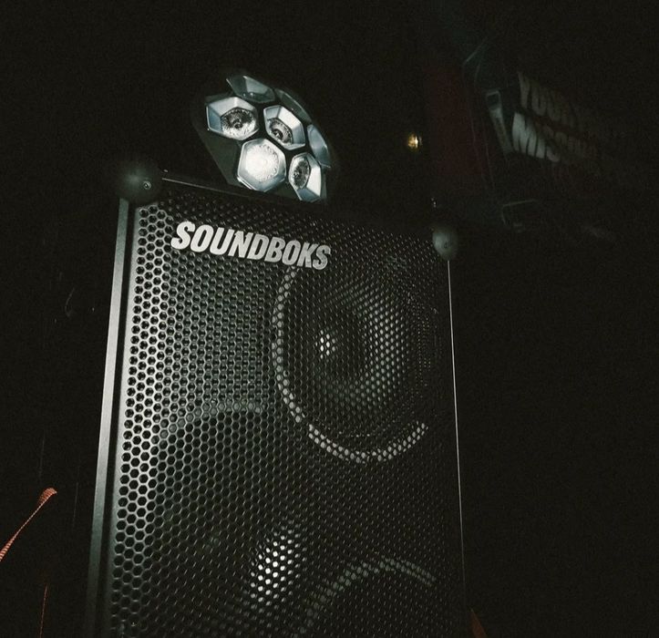 Потужна портативна колонка soundboks 4 доя гучних вечірок