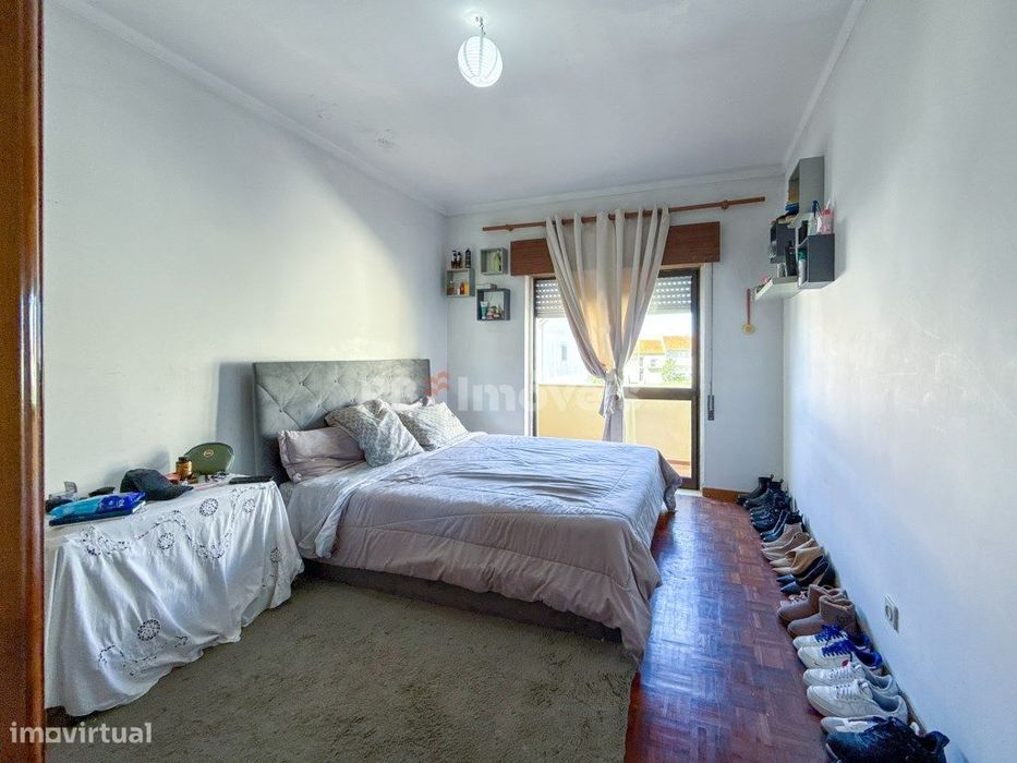 Apartamento T4 c/ Garagem e 2 Varandas - em Abrantes