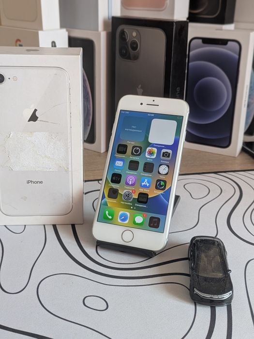 iPhone 8 (64gb).
