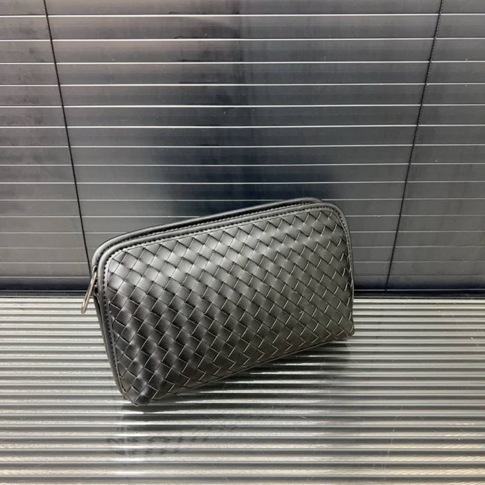 Чоловіча шкіряна сумка клатч Bottega Veneta