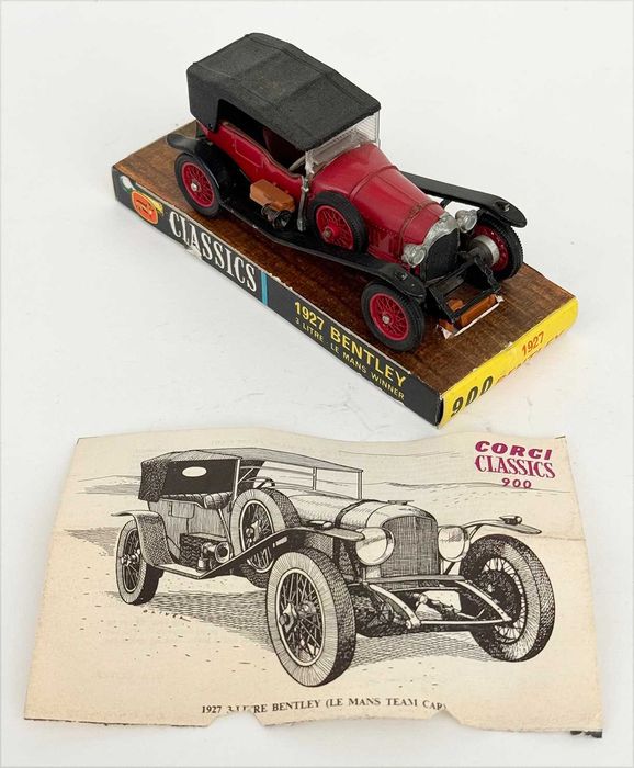Corgi Classics_1927 BENTLEY Ref.900 Escala 1:43. Completo, como novo.