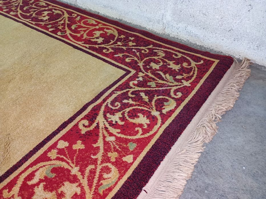 Belíssima carpete em exemplar estado de conservação, medidas: 213/138c