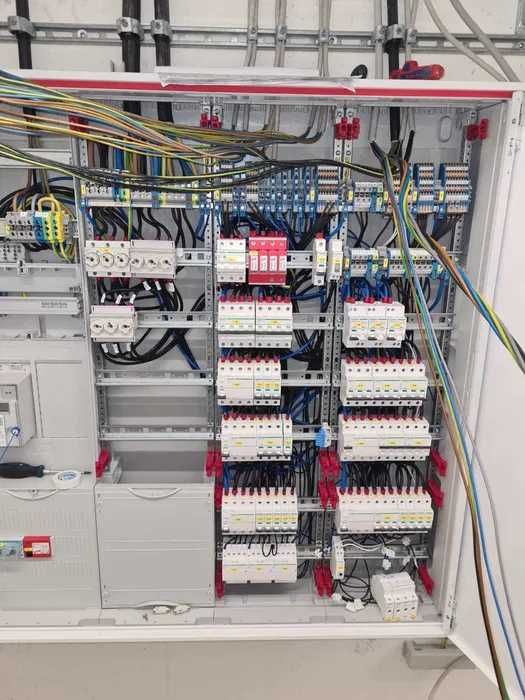 Elektryk / Instalacje Elektryczne