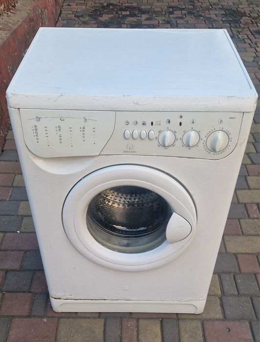 Стиральная машина indesit w84tx ( На запчасти )