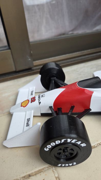 Conjunto  Formula 1 Ayrton Senna + McLaren MP4/4 Dia Dos Pais