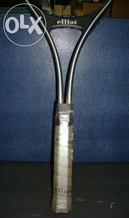Raquete ténis marca Elliot em fibra
