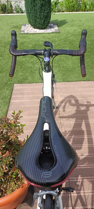 Biblioteca em carbono, tamanho S