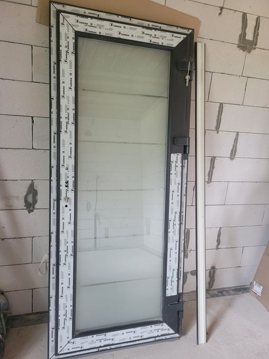 Металопластикові вхідні двері 90*209
