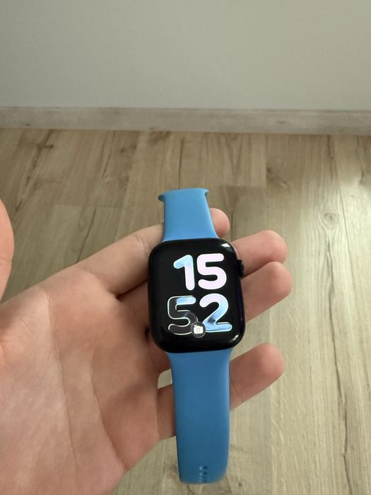 Apple watch series 7.