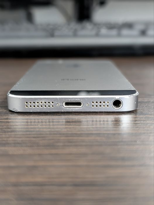 iPhone   5s  б/у.