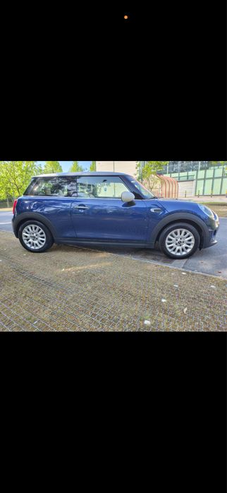 Mini Cooper D 2015 em estado impecável