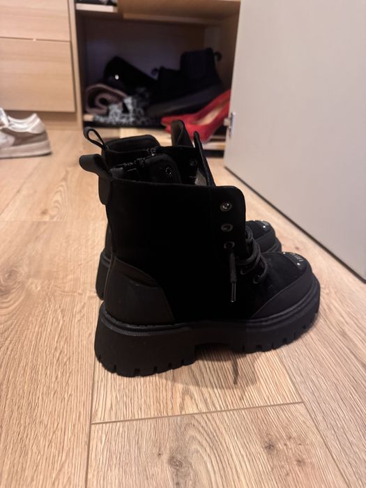 Замшеві черевики