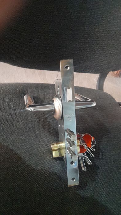 Замок врезной 3х регельный