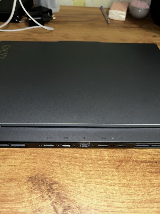 Новий ноутбук Lenovo LOQ grey