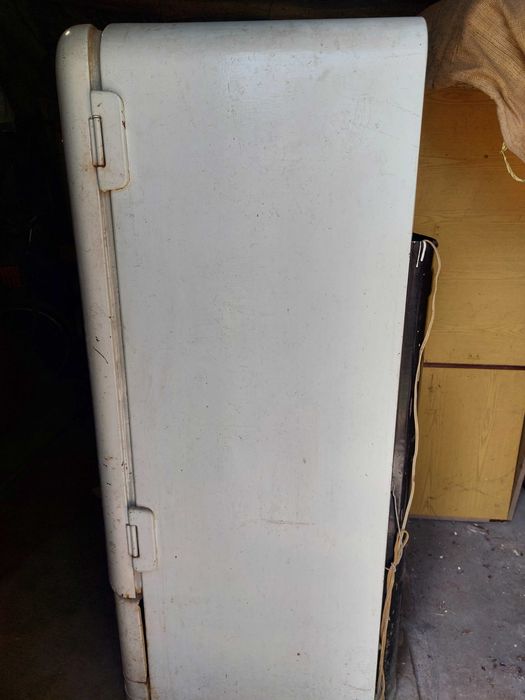 холодильник Днепр 1954 г. СССР (ретро раритет винтаж рабочее состояние