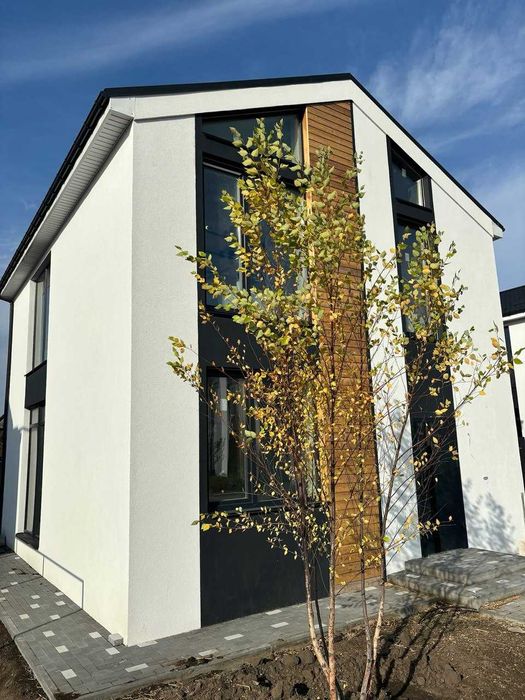 Котедж з документами 100 м² в котеджному містечку з озером, біля Десни