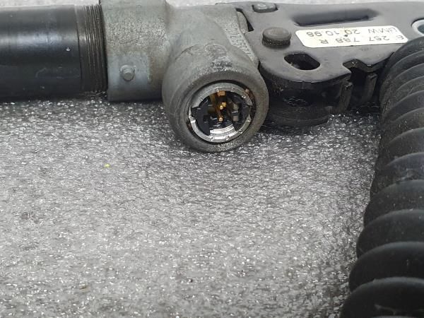 Encaixe de cinto frente direito BMW 3 (E46)